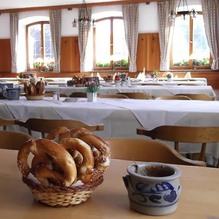 Hotel Und Metzgerei Zur Post Peißenberg